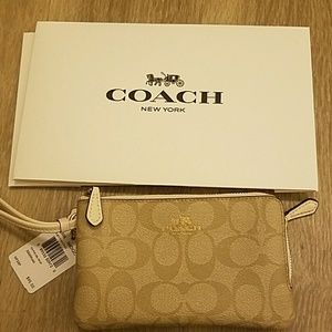 NWT and gift box! Coach double zip wristlet